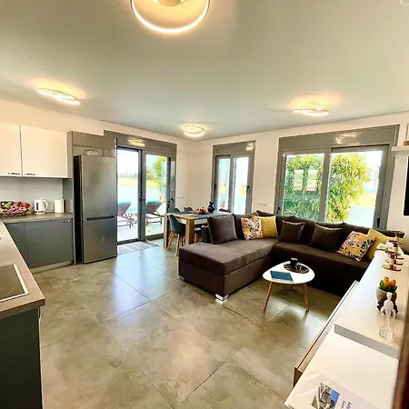 Kallipateira لاخنيا