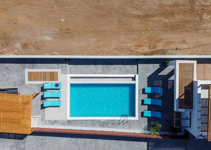 Kallipateira Villa *