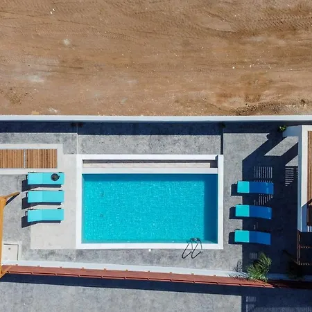 Kallipateira Villa *